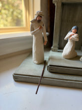 Load image into Gallery viewer, Willow Tree Nativity & Manger
