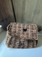 Load image into Gallery viewer, Vintage Creel Basket