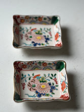 Load image into Gallery viewer, Japanese Imari Porcelain Trinket Dish