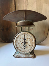 Load image into Gallery viewer, Vintage Measuring Scale