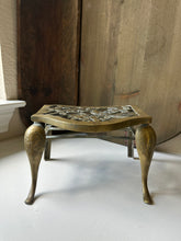 Load image into Gallery viewer, Antique Brass Footman