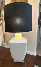 Load image into Gallery viewer, Modern White Ceramic Lamp