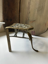 Load image into Gallery viewer, Antique Brass Footman