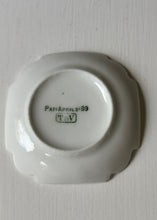 Load image into Gallery viewer, Porcelain Shell Butter Pat