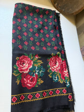 Load image into Gallery viewer, Vintage Club 7 Echo Wool Rose Scarf