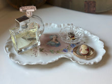 Load image into Gallery viewer, French Marie Antonette Plate