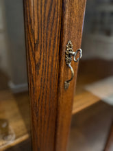 Load image into Gallery viewer, Victorian Quarter Sawn Antique Oak Bookcase