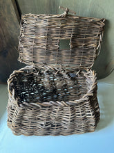 Load image into Gallery viewer, Vintage Creel Basket