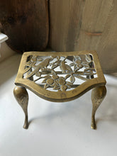 Load image into Gallery viewer, Antique Brass Footman