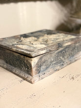 Load image into Gallery viewer, Vintage Incolay Hunt Scene Keepsake Box