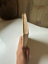 Load image into Gallery viewer, Sea Shells of the World Book