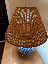 Load image into Gallery viewer, Blue & White Chinoiserie Table Lamp