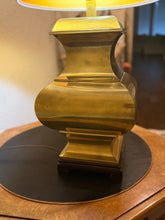 Load image into Gallery viewer, Vintage Chinese Brass Lamp