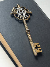 Load image into Gallery viewer, Alpha &amp; Omega Skeleton Key
