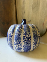 Load image into Gallery viewer, Mikasa Blue &amp; White Pumpkin

