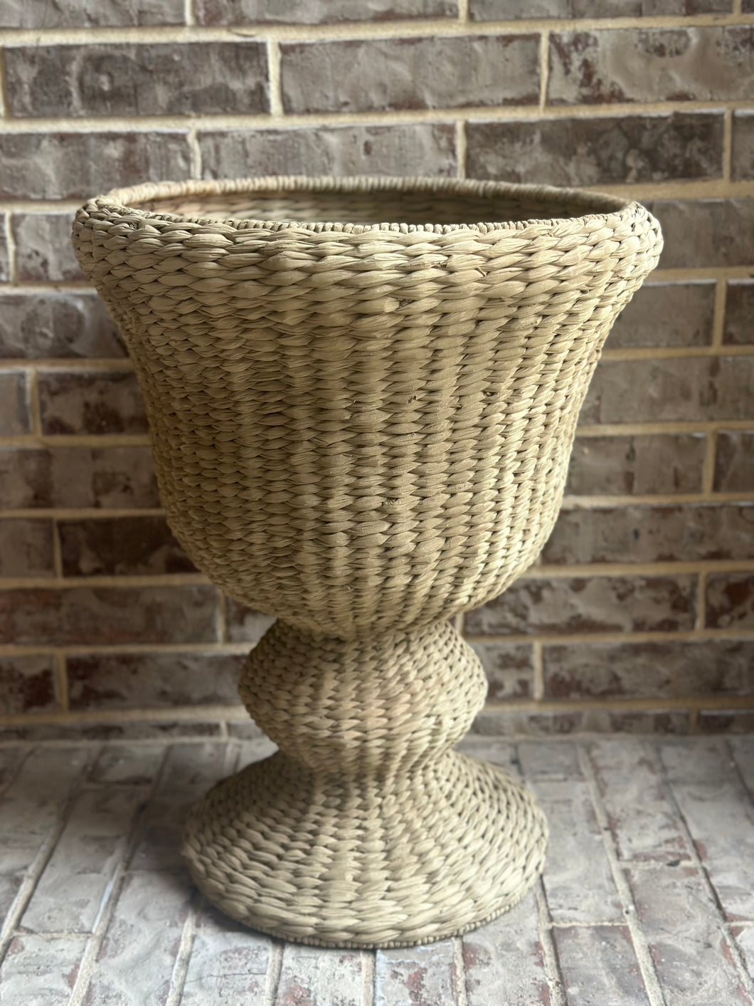 Large Seagrass Urn
