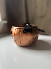 Load image into Gallery viewer, Metal Jack O Lantern Bucket

