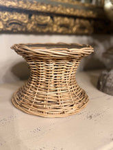 Load image into Gallery viewer, Wicker Riser
