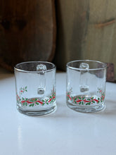 Load image into Gallery viewer, Vintage Holly Glass Mug Set
