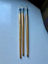 Load image into Gallery viewer, Vintage Paint Brush Set
