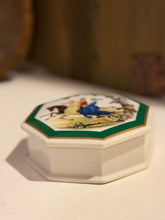 Load image into Gallery viewer, Southern Heirloom Fox Hunting Trinket Box
