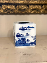 Load image into Gallery viewer, Blue &amp; White Chinoiserie Tissue Box
