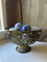 Load image into Gallery viewer, Ornate Brass Bowl Pedestal
