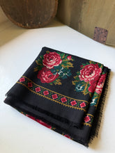 Load image into Gallery viewer, Vintage Club 7 Echo Wool Rose Scarf

