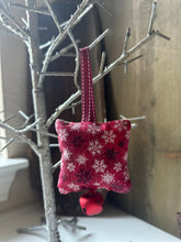 Load image into Gallery viewer, Counter Cross Stitch Holly
