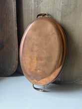Load image into Gallery viewer, Vintage Copper &amp; Brass Oval Pan
