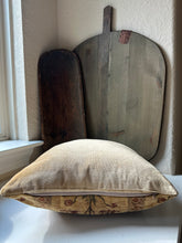 Load image into Gallery viewer, Vintage Kilim Style Pillow
