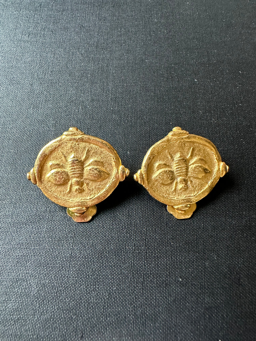 Susan Shaw Queen Bee Intaglio Clip On Earrings