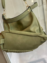 Load image into Gallery viewer, Woven Reeves Bag
