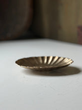 Load image into Gallery viewer, Vintage Scalloped Brass Dish
