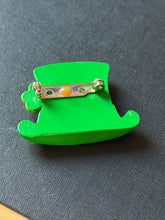 Load image into Gallery viewer, Leprochon Hat Brooch

