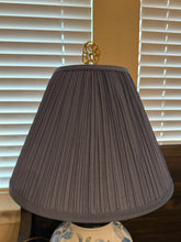 Load image into Gallery viewer, Bird Chinoiserie Lamp
