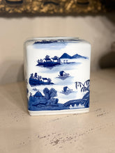 Load image into Gallery viewer, Blue &amp; White Chinoiserie Tissue Box
