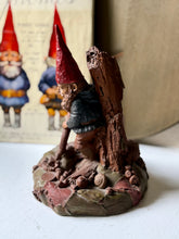 Load image into Gallery viewer, Vintage Tom Clark Tree Trunk Gnome
