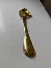 Load image into Gallery viewer, Vintage Brass Horse Head Shoe Horn
