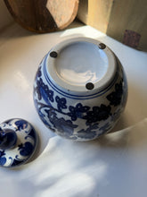 Load image into Gallery viewer, Chinoiserie Blue &amp; White Ginger Jar
