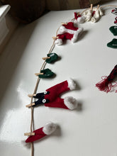 Load image into Gallery viewer, Santa Garland
