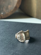 Load image into Gallery viewer, Utensil Ring A
