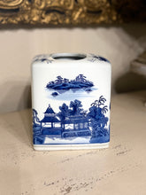 Load image into Gallery viewer, Blue &amp; White Chinoiserie Tissue Box
