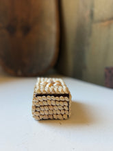 Load image into Gallery viewer, Vintage Seashell Trinket Box
