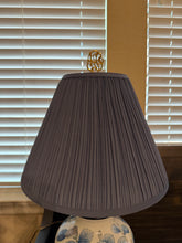 Load image into Gallery viewer, Bird Chinoiserie Lamp
