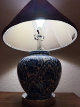 Load image into Gallery viewer, Blue &amp; White Chinoiserie Table Lamp
