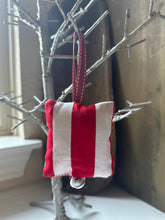 Load image into Gallery viewer, Counter Cross Stitch Peppermint Latte
