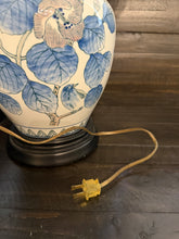 Load image into Gallery viewer, Bird Chinoiserie Lamp
