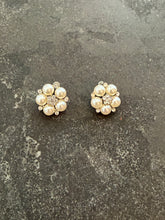 Load image into Gallery viewer, Pearl Flower Stud Earrings
