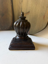 Load image into Gallery viewer, Finial Bookend
